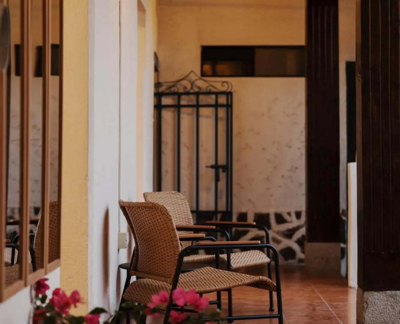 Central Hostel Philos Antigua